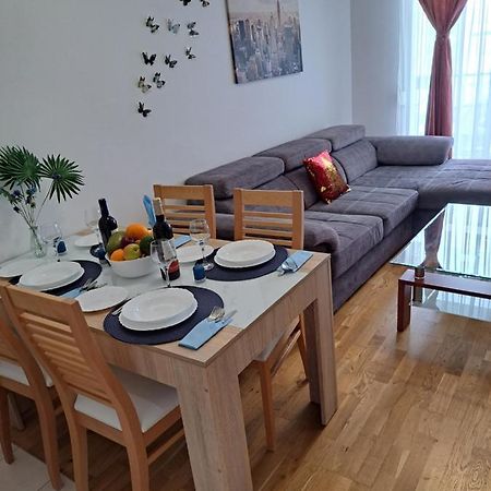 Mariposa, Apartment With Balcony, Private Parking In The Garage, Near The Biggest Shopping Center Mall Of スプリト エクステリア 写真