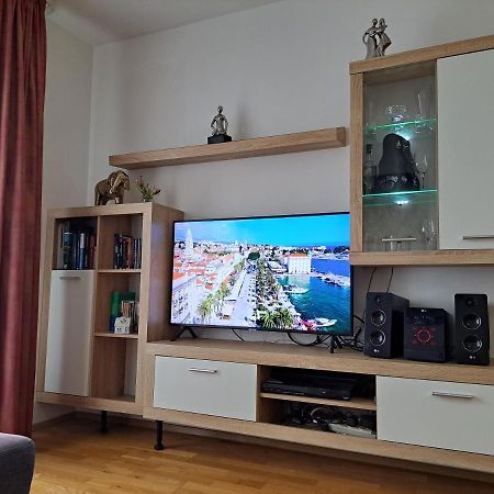 Mariposa, Apartment With Balcony, Private Parking In The Garage, Near The Biggest Shopping Center Mall Of スプリト エクステリア 写真