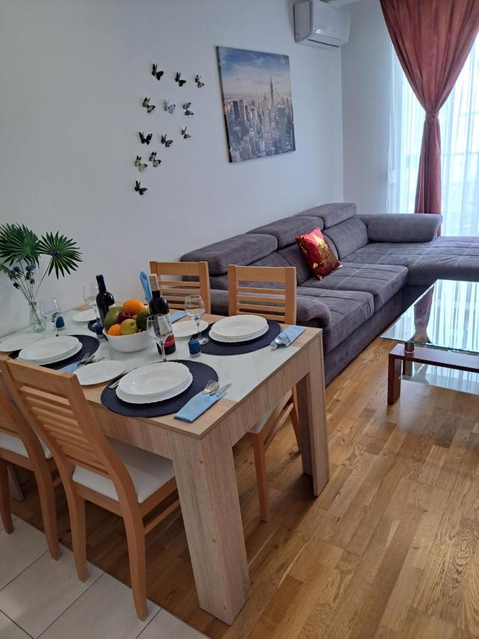 Mariposa, Apartment With Balcony, Private Parking In The Garage, Near The Biggest Shopping Center Mall Of スプリト エクステリア 写真