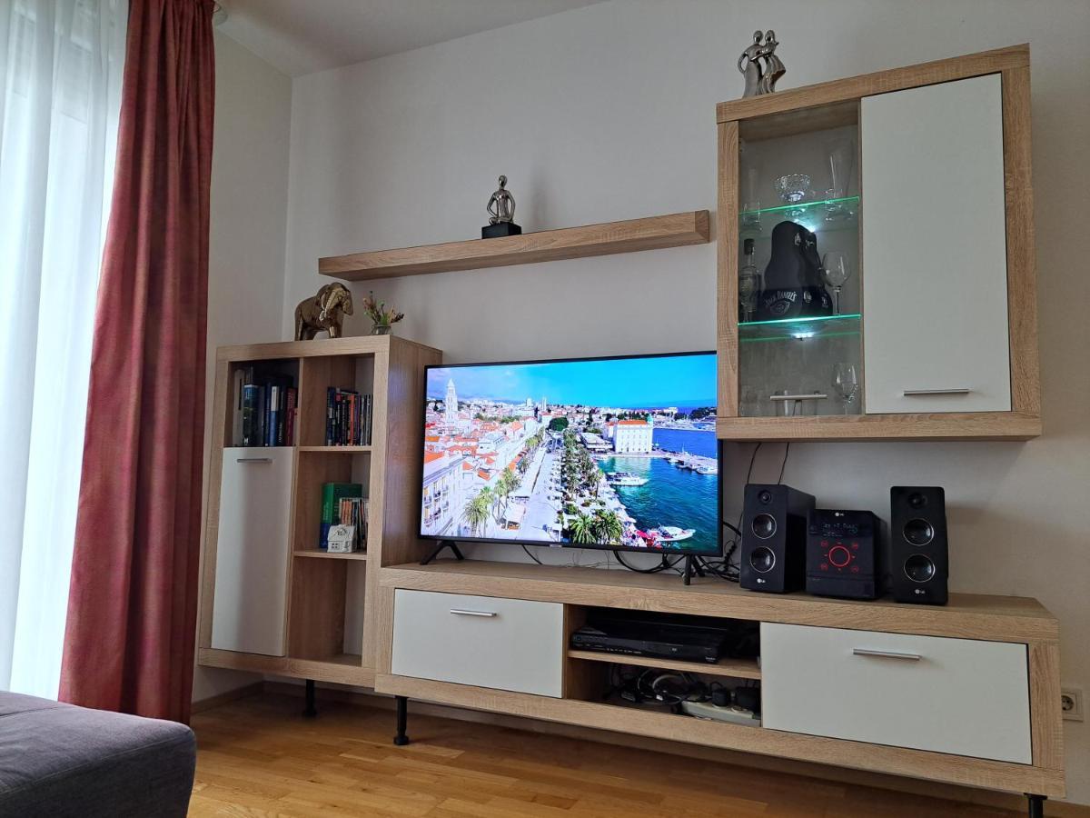 Mariposa, Apartment With Balcony, Private Parking In The Garage, Near The Biggest Shopping Center Mall Of スプリト エクステリア 写真
