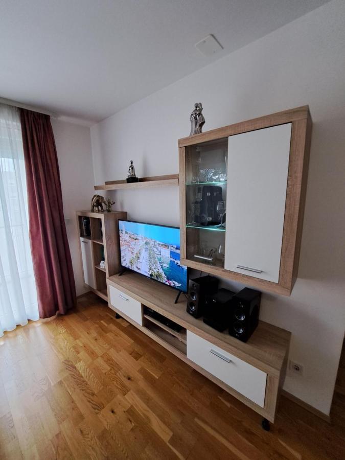 Mariposa, Apartment With Balcony, Private Parking In The Garage, Near The Biggest Shopping Center Mall Of スプリト エクステリア 写真